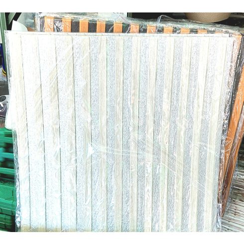 12 Darab 3D Öntapadós Falpanel 60x60 cm Csíkozott Festett Fa Megjelenéssel Két Szín Választható Fal Dekor Tapéta