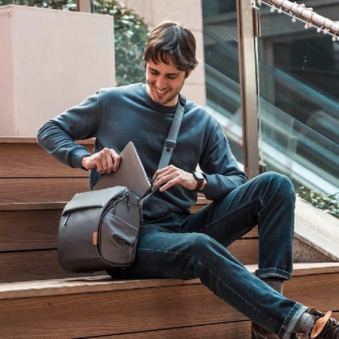 PGYTECH OneGo válltáska fotó-video kamerákhoz és tartozékokhoz, 10L, Shell Grey Kagyló Szürke