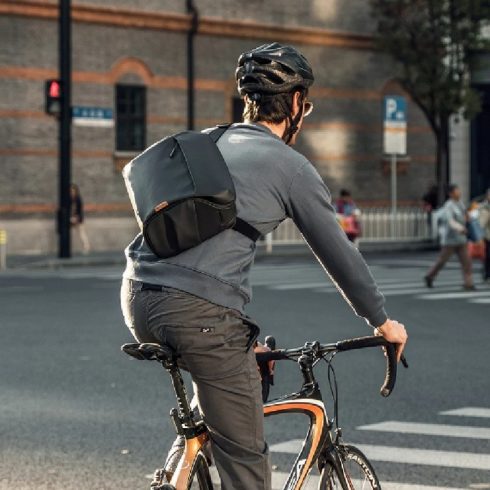 PGYTECH OneGo válltáska fotó-video kamerákhoz és tartozékokhoz, 10L, Shell Grey Kagyló Szürke